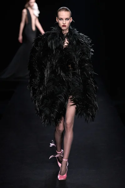 Look 30